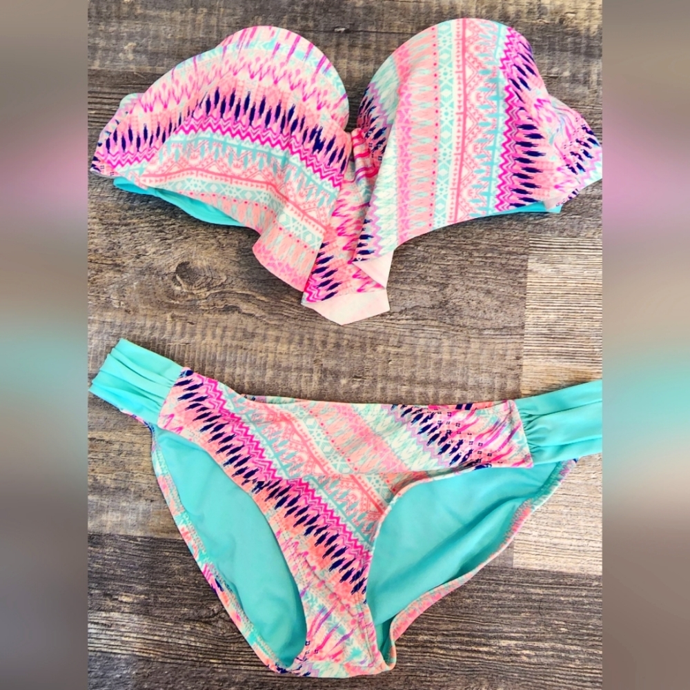 Arizona Bright Pattern Flounce Style Bikini